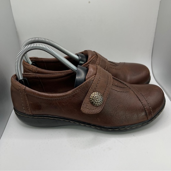 Women’s Clarks Slip-On Shoes Size 7 - Picture 3 of 10